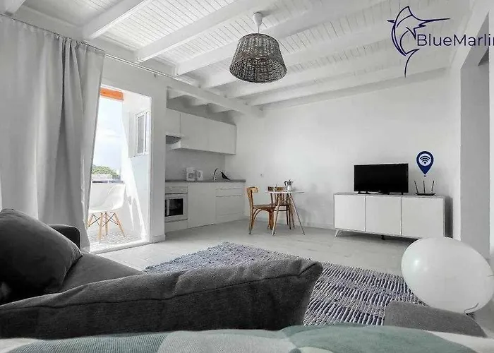 B-rent Bluemarlin Boutique Sea View アパート