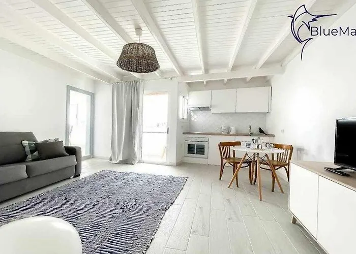B-rent Bluemarlin Boutique Sea View アパート *